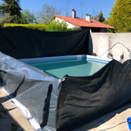 Accessoires et Produits d'Entretien : Astuces et Solutions pour une Piscine Impeccable Saint-Pierre-des-Corps